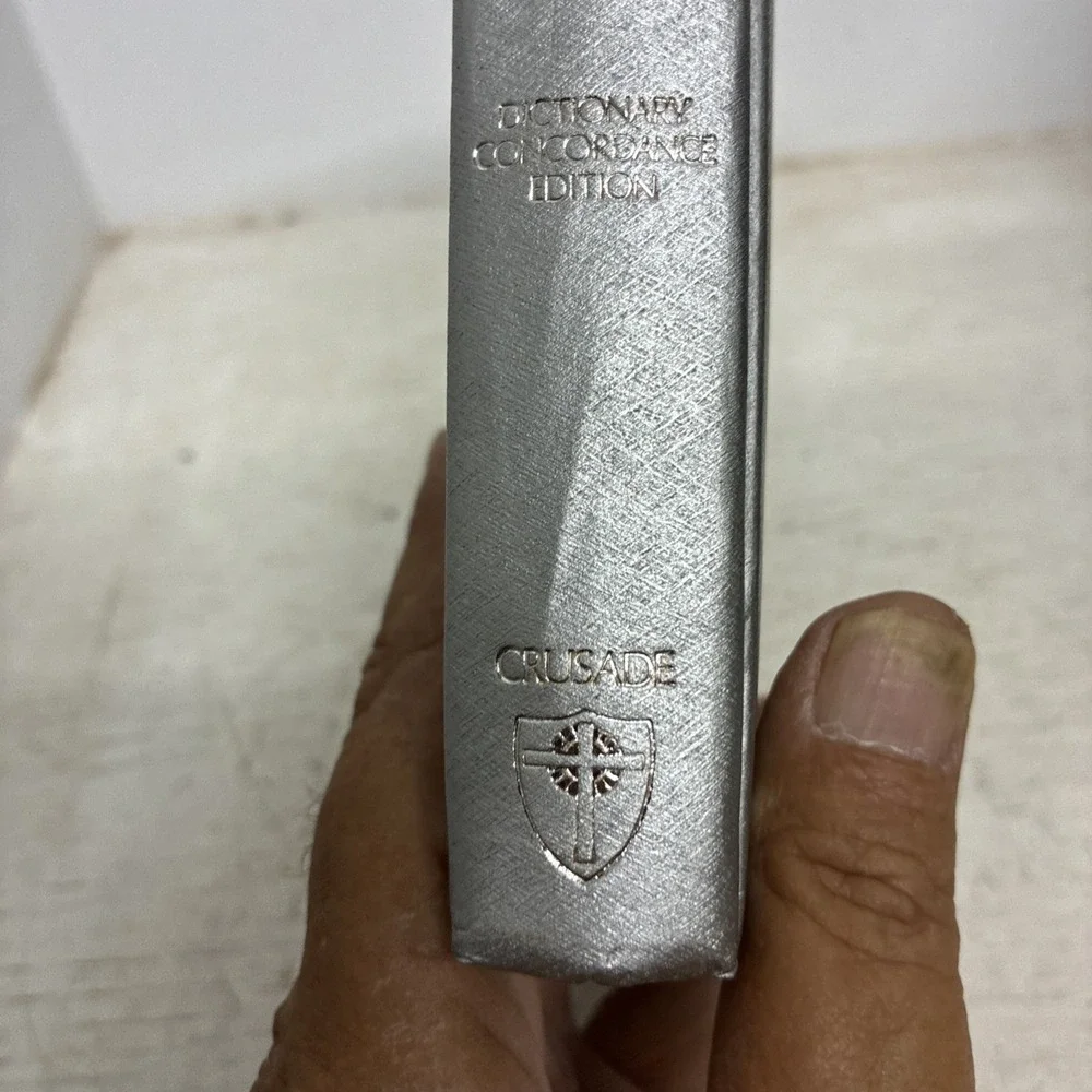 VG 1975 BIBLE Dictionary Concordance Authorized King James Version Crusade